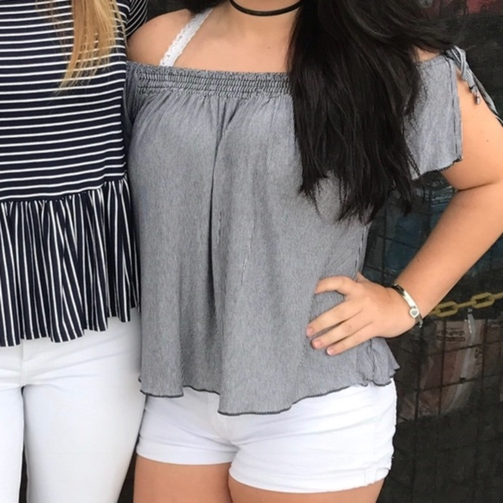American Eagle off the shoulder top